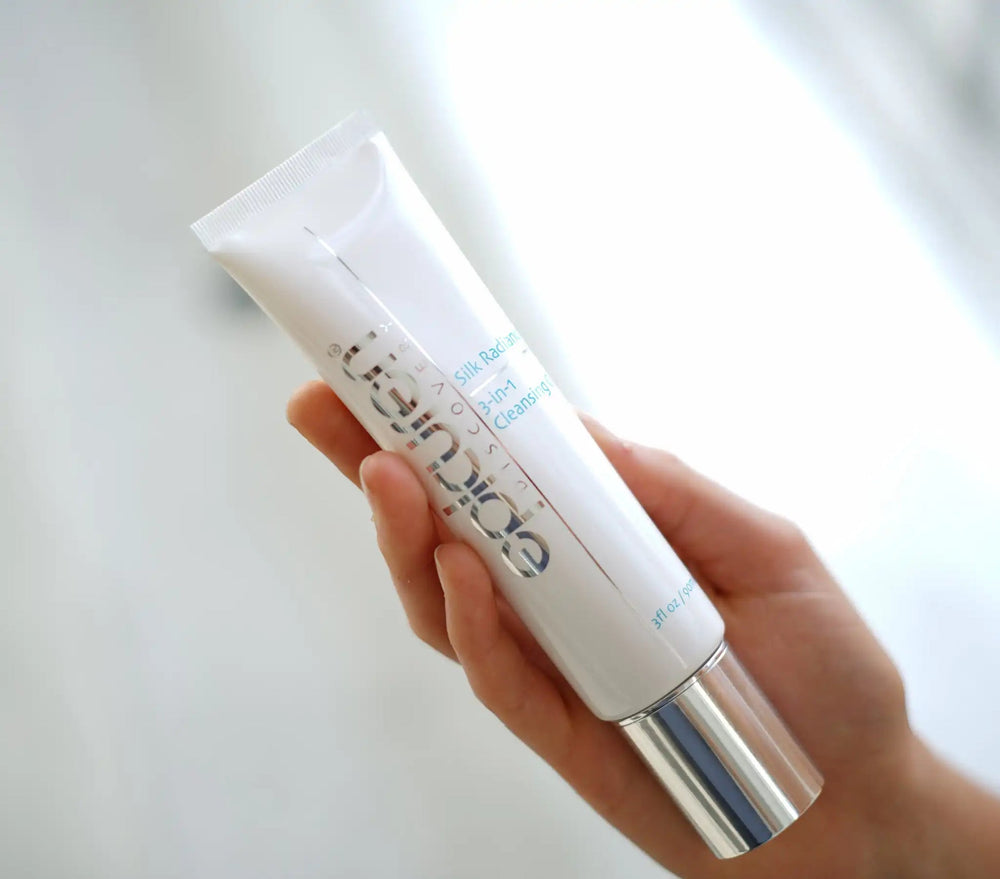 Epicuren Discovery Silk Radiance 3-IN-1 Cleansing Oil in a sleek bottle with a pump, set against a neutral background.