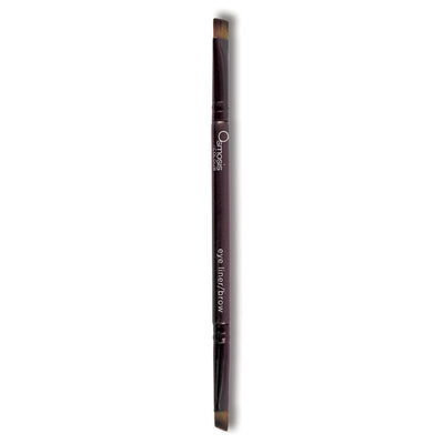 Osmosis Beauty eye liner and brow brush with fine bristles for precise application and shaping of eyebrows and eyeliner.
